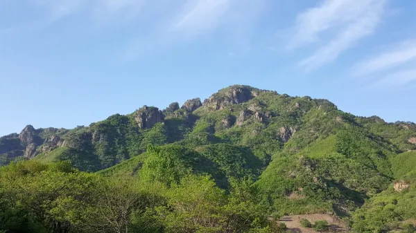Anshan skyline — flights from Beijing from €48, cheapest in September