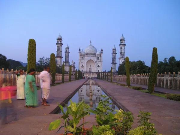 Aurangabad — flights from €44