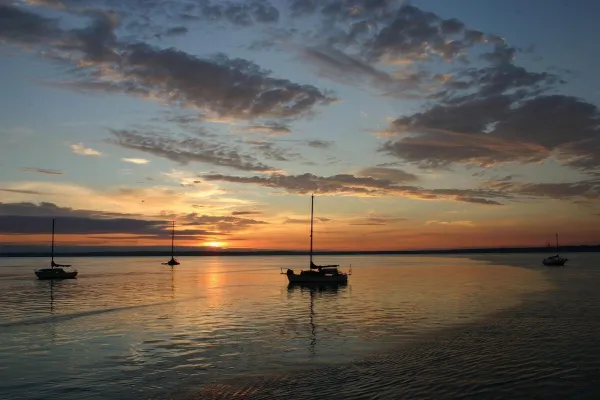 Bellingham skyline — flights from Los Angeles from €112, cheapest in November