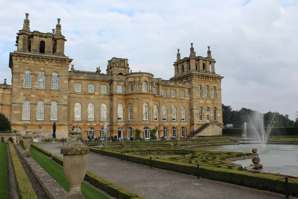 Blenheim — flights from €110