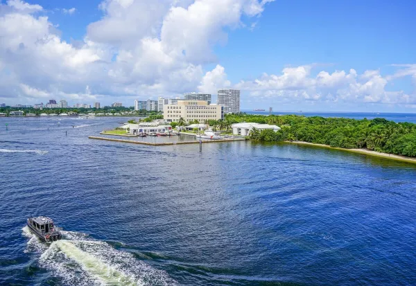 Fort Lauderdale — flights from €76