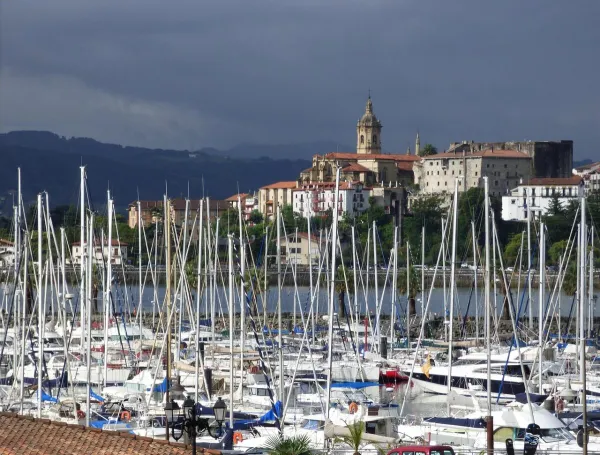 Hondarribia — flights from €24