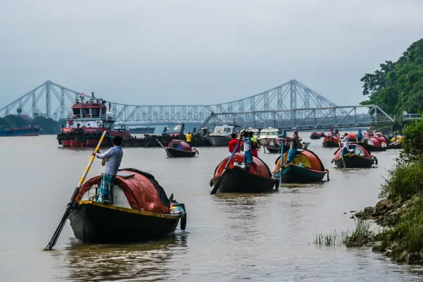 Kolkata skyline — flights from Timişoara from €340, cheapest in September