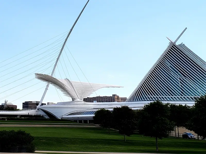 Milwaukee skyline — flights from Atlanta from €94, cheapest in November