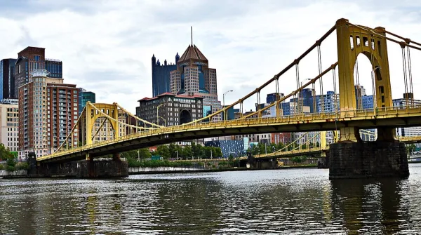 Pittsburgh skyline — flights from New York from €96, cheapest in September