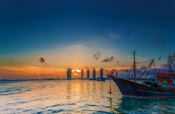 Sanya skyline — flights from Beijing from €124, cheapest in September