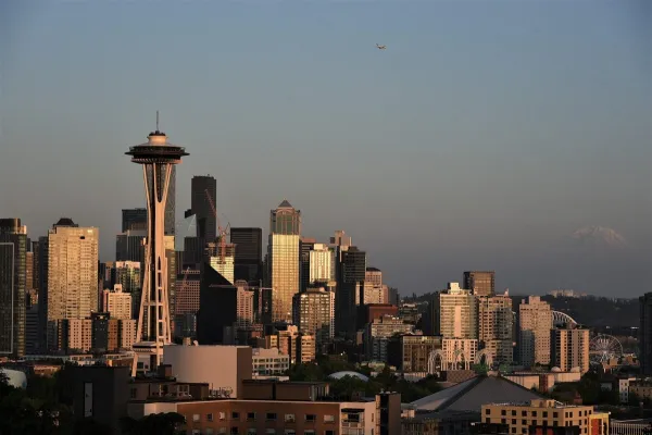 Seattle skyline — flights from Boston from €137, cheapest in September
