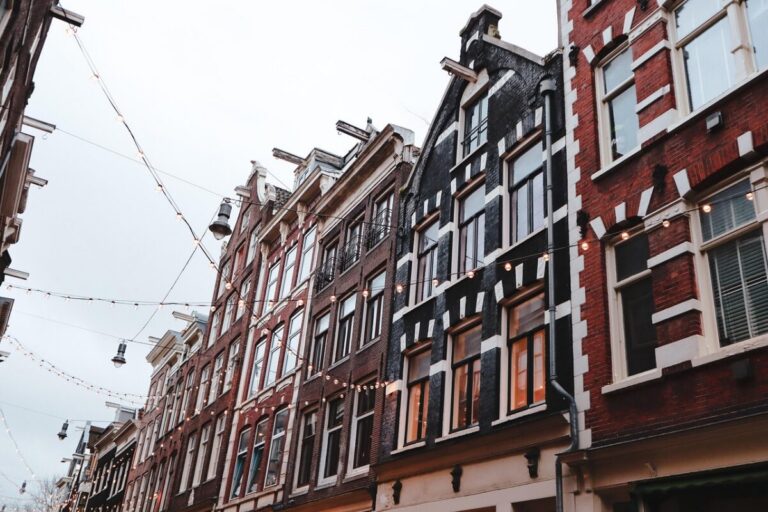 Flights to London — Amsterdam