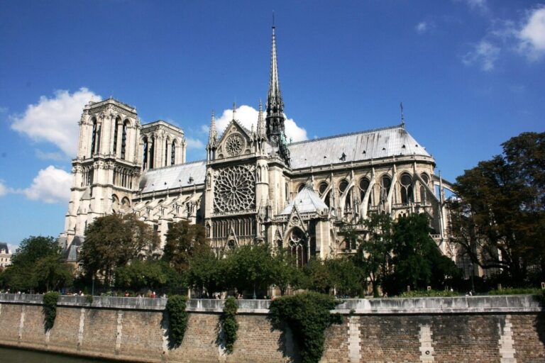 Flights to Portugal — Paris