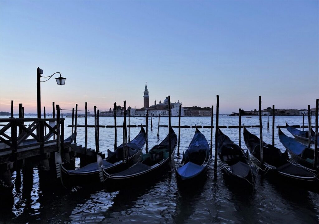 Flights from Barcelona — Venice